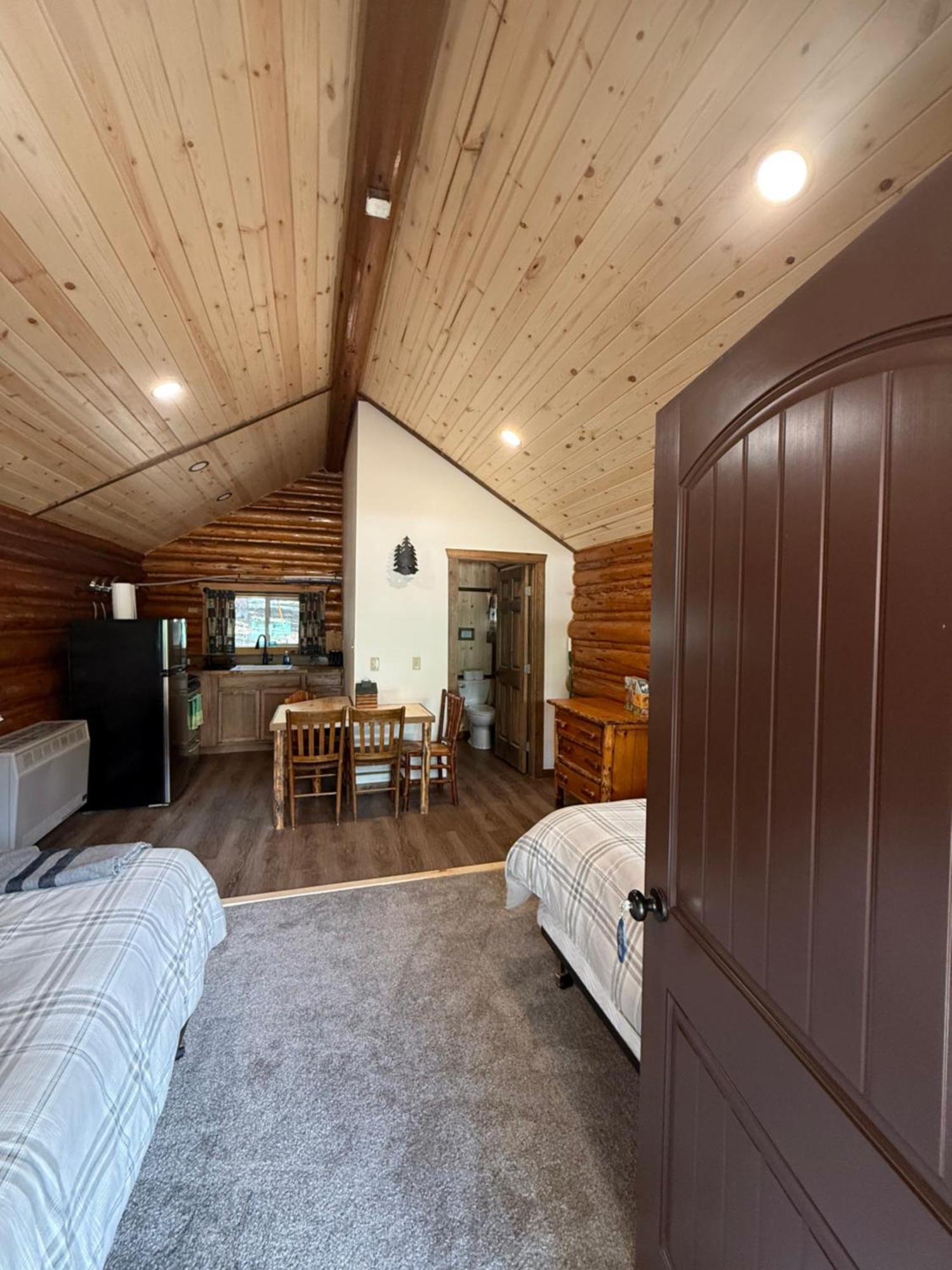 Silver Gate Lodging Cooke City Eksteriør bilde